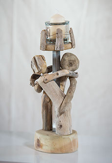 Kunstvolle Holzkunst aus Treibholz. Holzfiguren und Skulpturen für Haus und Garten in Starnberg.