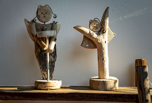 Kunstvolle Holzkunst aus Treibholz. Holzfiguren und Skulpturen für Haus und Garten in Starnberg.