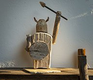 Kunstvolle Holzkunst aus Treibholz. Holzfiguren und Skulpturen für Haus und Garten in Starnberg.