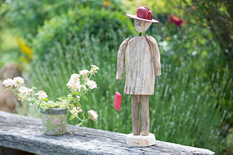 Kunstvolle Holzkunst aus Treibholz. Holzfiguren und Skulpturen für Haus und Garten in Starnberg.