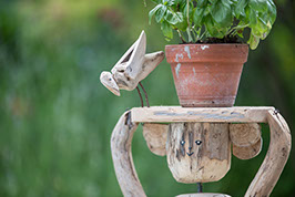 Kunstvolle Holzkunst aus Treibholz. Holzfiguren und Skulpturen für Haus und Garten in Starnberg.